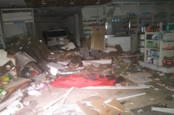 Mobil seruduk apotek di Senopati, satu tewas