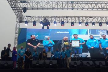 Karnaval Jakarta Langit Biru meraih rekor MURI