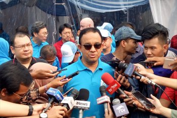 Gubernur Jakarta sebut kendaraan listrik dan sepeda solusi mengurangi polusi