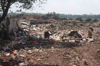 Pemkot Metro komit kurangi sampah plastik
