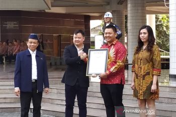 Marketplace Solusi Duka buatan alumnus UK Petra dapat penghargaan MURI