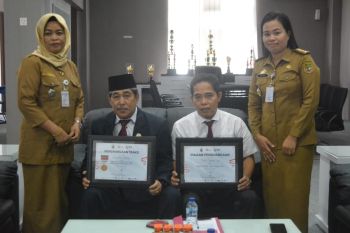 Pemkab Sidrap terima penghargaan TPAKD dari OJK