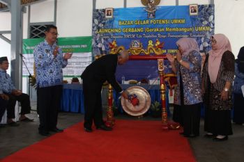 Bupati Sleman meresmikan aplikasi Gerbang UMKM Kecamatan Tempel