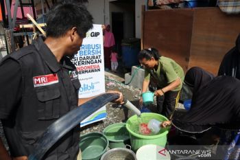 ACT distribusikan air bersih untuk pengungsi  di huntara Palu