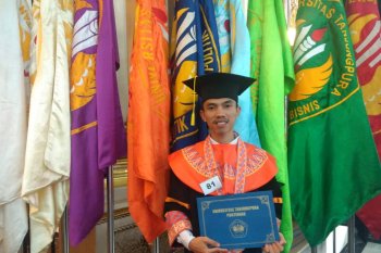 Anak penjual sayuran jadi sarjana kimia