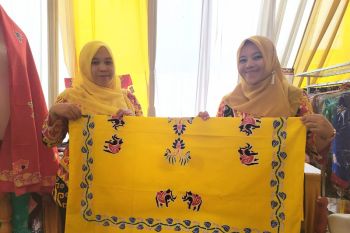 Siswa disabilitas pun mampu hasilkan batik khas Lampung