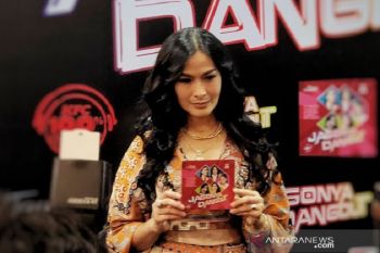 Tak lagi muda, Iis Dahlia bersyukur masih tetap bisa berkarya