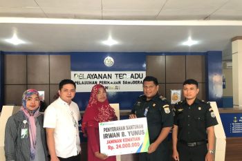 Nelayan Kendari terima Santunan BPJS Ketenagakerjaan