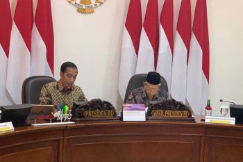 Presiden Jokowi minta Nadiem perhatikan kualitas pendidikan di luar Jawa
