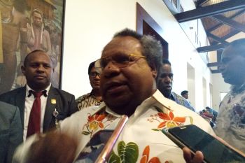 Eltinus Omaleng berinisiatif kumpulkan para bupati sambut Papua Tengah