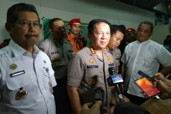 Anggota polisi coba melerai tawuran malah di sabet samurai