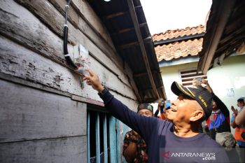 Warga miskin di  Ogan Komering Ulu nikmati listrik gratis