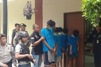 Sebelum beraksi, geng motor Independent konsumsi ganja