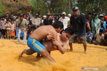 Pertandingan okol