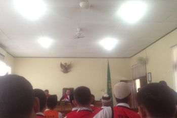 Edarkan 98 butir ekstasi, dua pelaku dituntut 1,5 tahun penjara