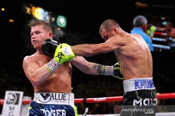 Canelo Alvares raih juara dunia usai menang KO