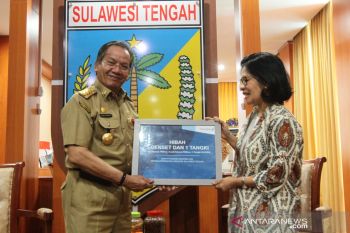 PT. Donggi Sennoro hibahkan Rp3 miliar kepada Pemprov Sulteng