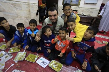 GHR-ACT salurkan makanan siap santap  bagi pengungsi Palestina