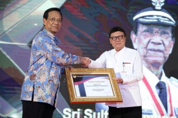 Sultan HB X terima penghargaan Kemenpan-RB