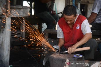 Sentra produksi parang tradisional