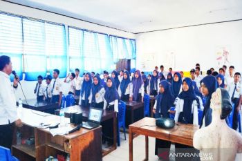 BNN sosialisasi bahaya narkoba kepada pelajar SMPN 11 Kendari