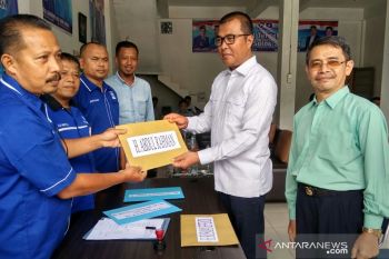 Pasangan Abdul Rahman-Rosman Efendi mendaftar ke PAN Solok Selatan