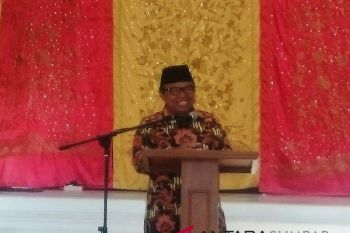 Legislator minta Mentan unjuk kemampuan dalam 100 hari
