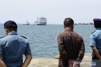 Lantamal VI sambut Kapal Rumah Sakit KRI dr Suharso-990 di Pelabuhan Soekarno Makassar