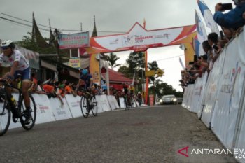 Pebalap hadapi tantangan etape terpanjang Tour de Singkarak