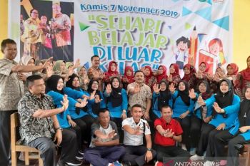 Peringati Hari Anak Internasional, sekolah di Tanah Datar belajar sehari di luar kelas