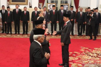 Enam Pahlawan Nasional, dari wartawati sampai rektor pertama UGM
