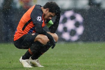 Taison diusir wasit karena reaksinya atas pelecehan rasis dari penonton