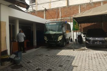 Kejari Mataram amankan Kadispar Lombok Barat
