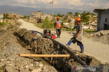 Rehabilitasi dan rekonstruksi sarana air bersih