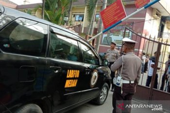 Brimob jaga ketat Polrestabes Medan
