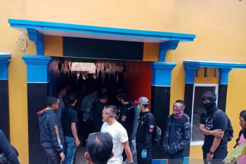 Densus 88 tangkap pasangan suami istri terduga teroris di Cianjur Jawa Barat