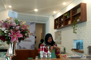 Buat kamu pecinta Cokelat, Sekarang Ada Cokelat Rasa Rendang di Padang (Video)