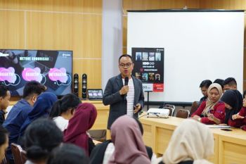 Telkomsel edukasi mahasiswa  Palembang terkait kehumasan
