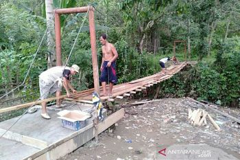 PT Bukit Asam bantu warga meski PLTU  Sumsel 8 belum selesai