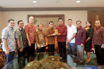 Para tokoh Bali temui Menparekraf tanyakan destinasi ramah muslim