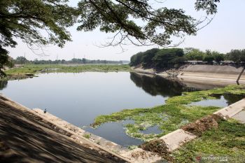 Volume air bendungan rolak songo menurun