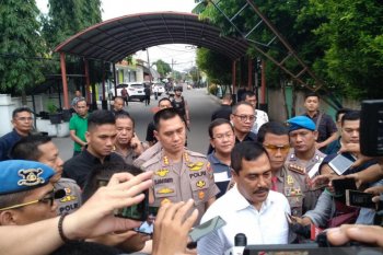 Densus 88 Antiteror amankan orang terduga teroris di Medan