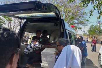 Jenazah pekerja migran NTT tiba di Kupang