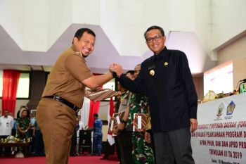 Pemkot Makassar  serahkan DIPA tahun 2020