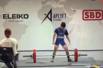 Widari raih emas angkat besi di Dubai
