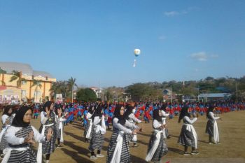Tarian kolosal dan karnaval kesultanan meriahkan FKMA ASEAN di Baubau