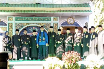 Anies menyerahkan oknum Satpol PP pembobol Bank DKI  ke polisi