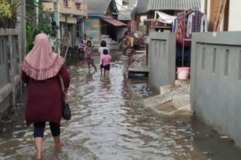 Sejumlah kebakaran dan banjir rob landa sebagian DKI Jakarta