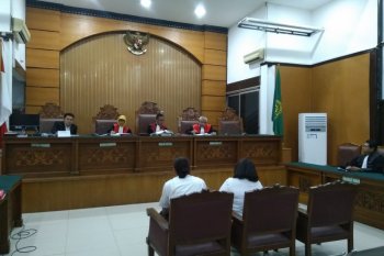 Hakim pertanyakan rumor Nunung jual rumah biayai perkara