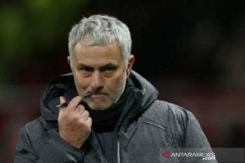 Mourinho: Tidak masuk akal Zlatan Ibrahimovic hadir ke klub kami